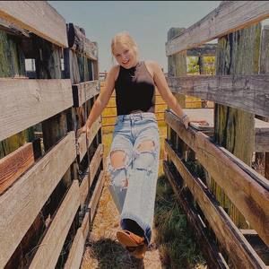 Meet your Posher, Josey